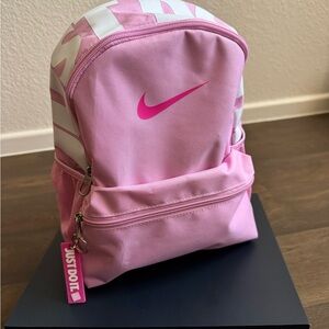 Nike
Mini Brazilia Backpack